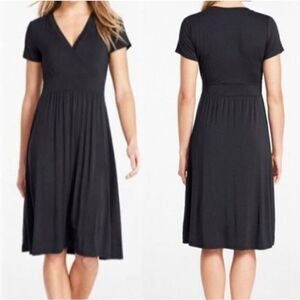 L.L. Bean Black A-Line Dress Short Sleeve V-Neck Casual Party Size Medium Petite